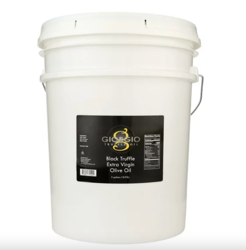 5 gallons d'huile d'olive extra vierge \u00e0 la truffe vendus sur le site du Walmart.