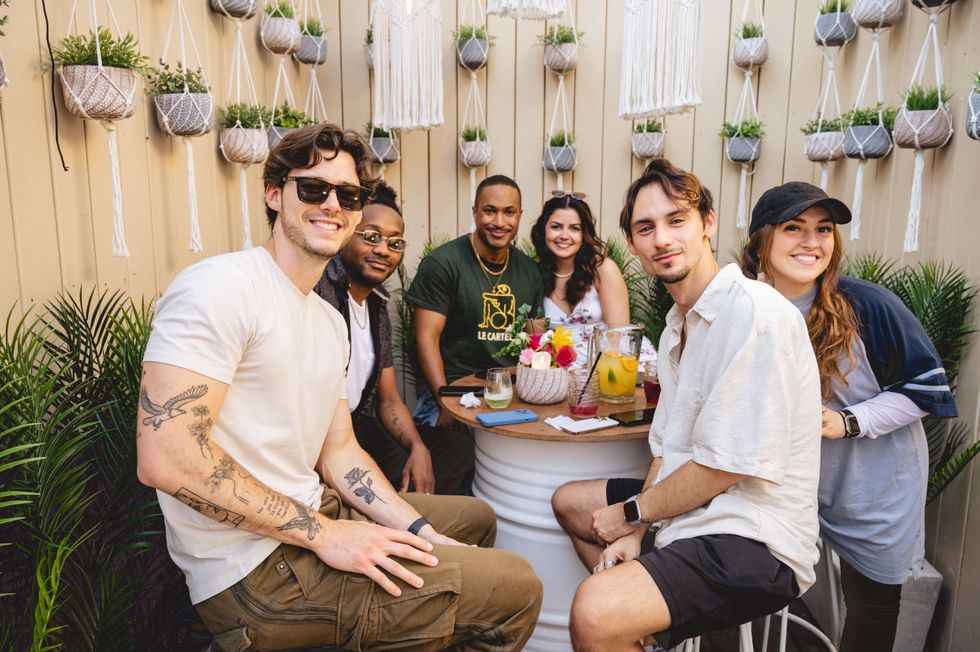 Alex L'Abb\u00e9e, Riddjy Luzincourt, Gregg The Witch, Olivia Leclerc, Dominik Dagenais et Perla.