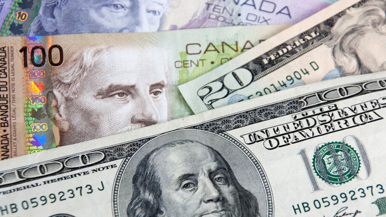 Argent canadien et américain.