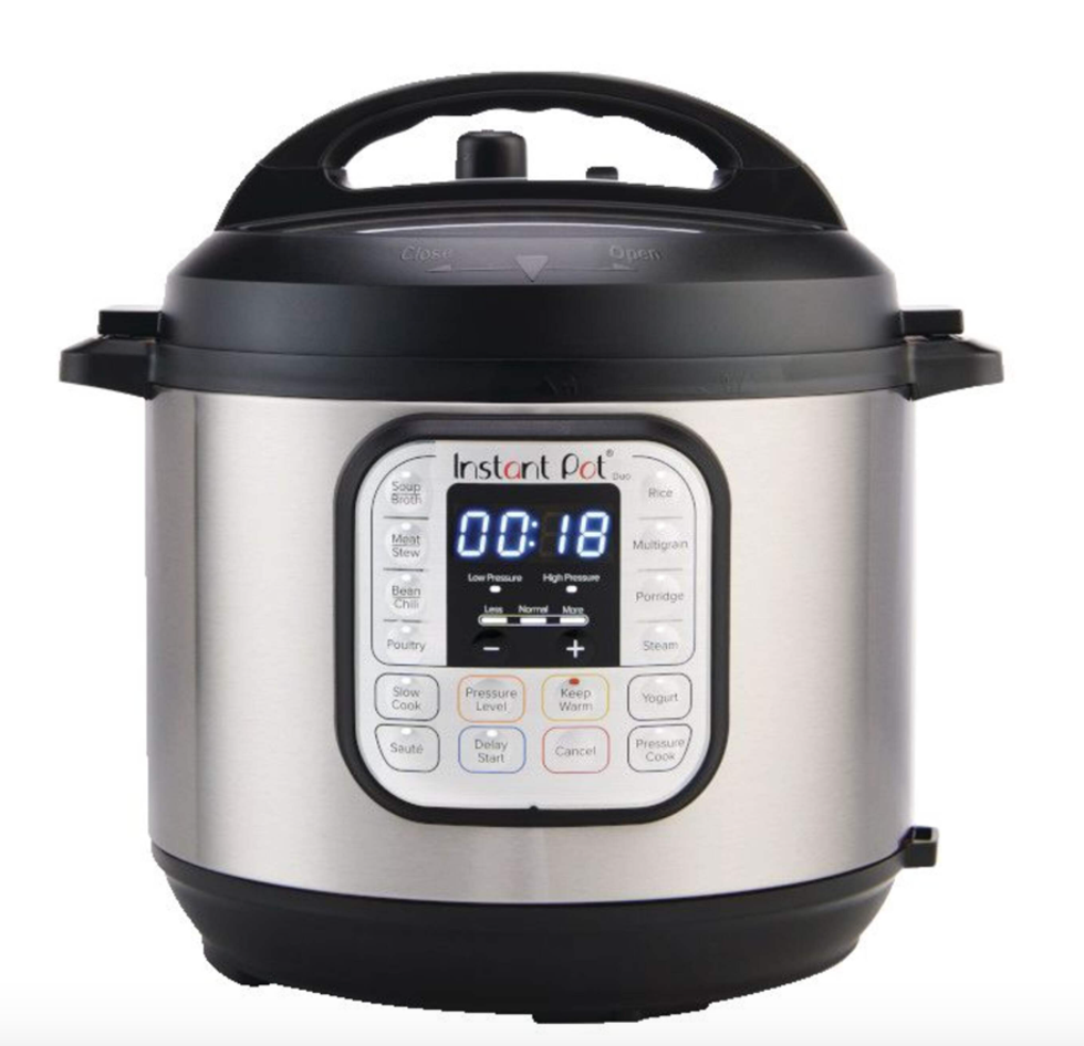 Autocuiseur Instant Pot Duo V5 avec 14 programmes intelligents vendu au Canadian Tire.