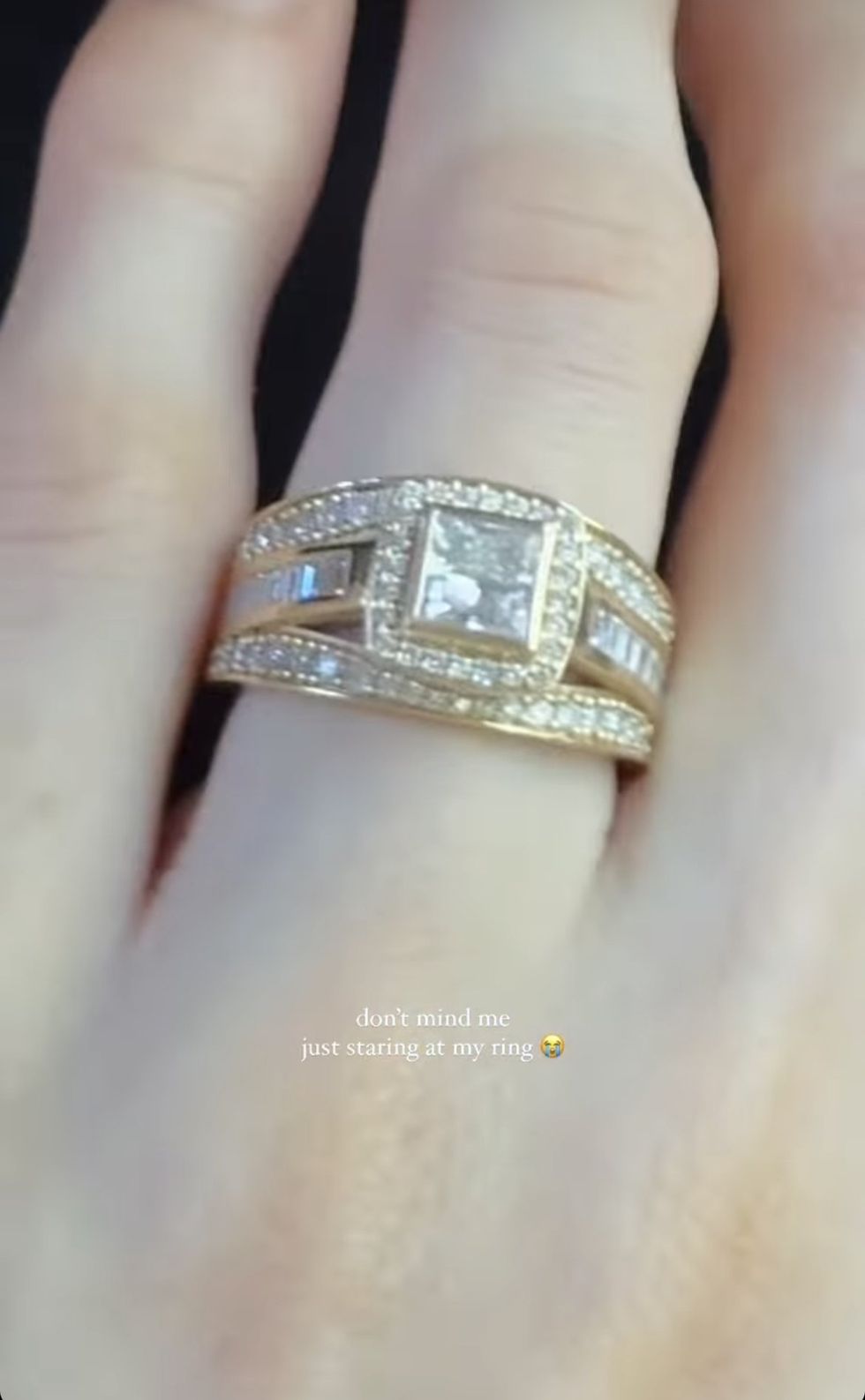 Bague de fian\u00e7ailles de Lysandre Nadeau et Claude B\u00e9gin.