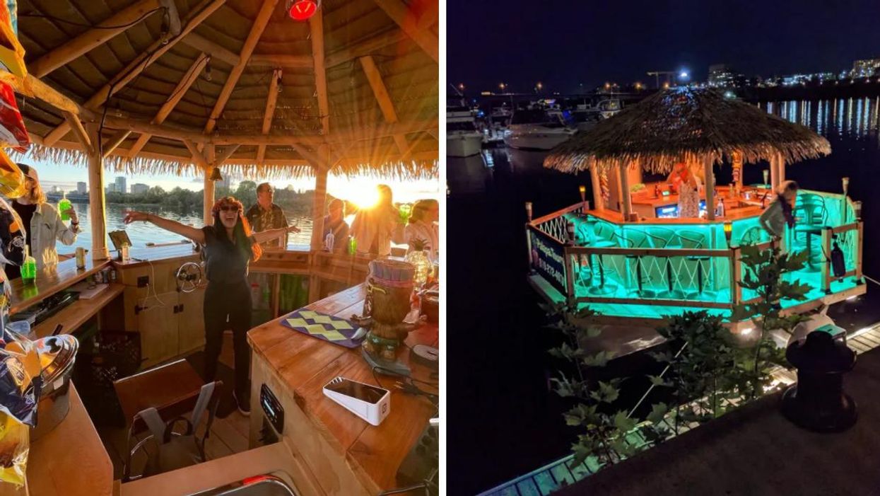 Bar tropical flottant de Palapa Tours.