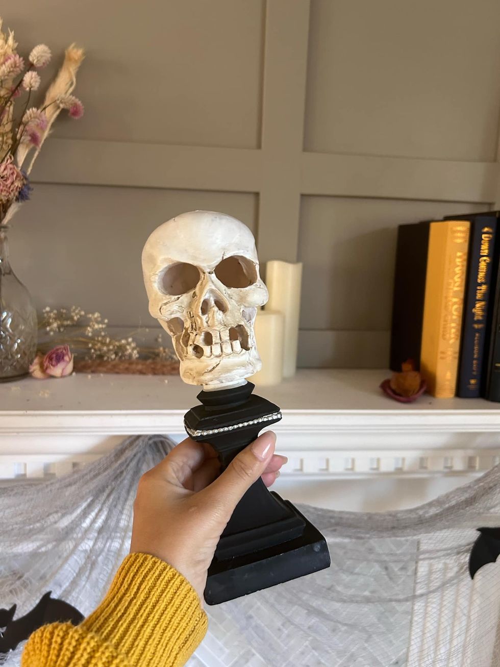 Bibelot en cr\u00e2ne.