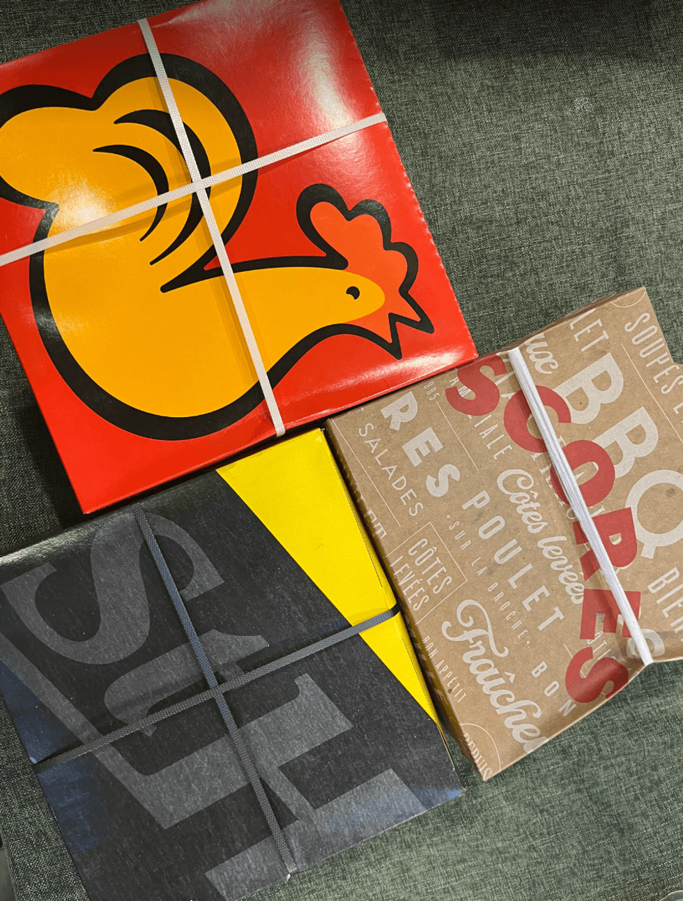 Bo\u00eete du Benny & Co., Scores et St-Hubert.