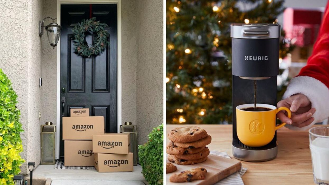 Boîtes Amazon. Droite : Cafetière Keurig.
