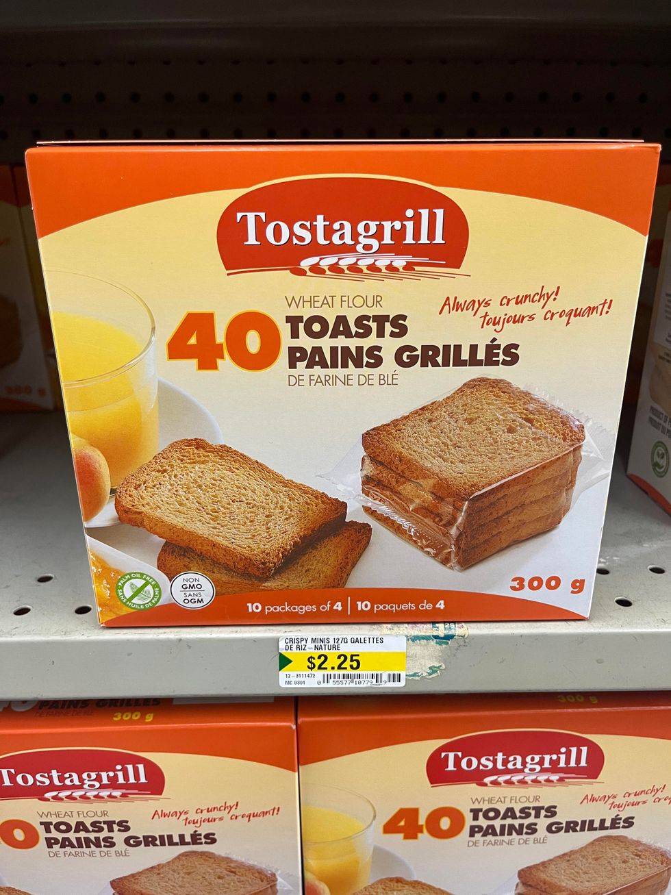 Boites de biscottes.