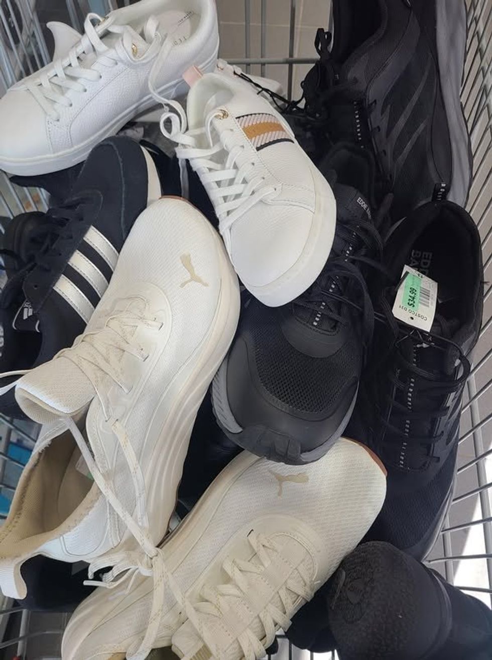 Boom Liquidation Taschereau propose des aubaines incroyables sur des marques connues.