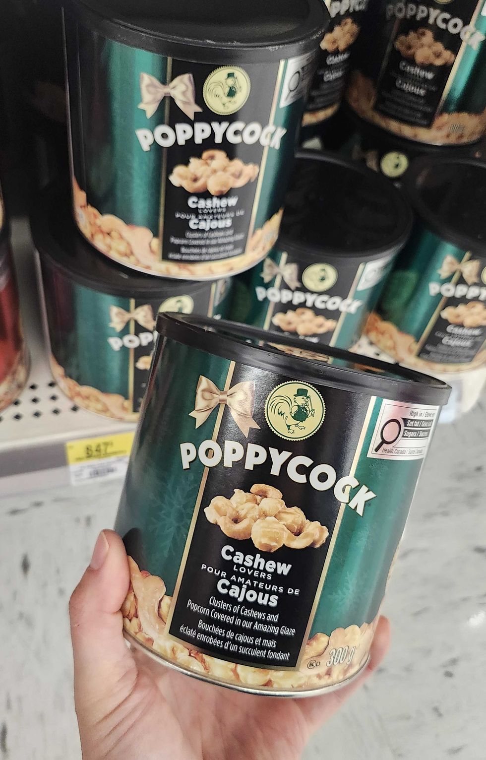 Bouch\u00e9es de cajous et ma\u00efs \u00e9clat\u00e9 enrob\u00e9es d'un succulent fondant.