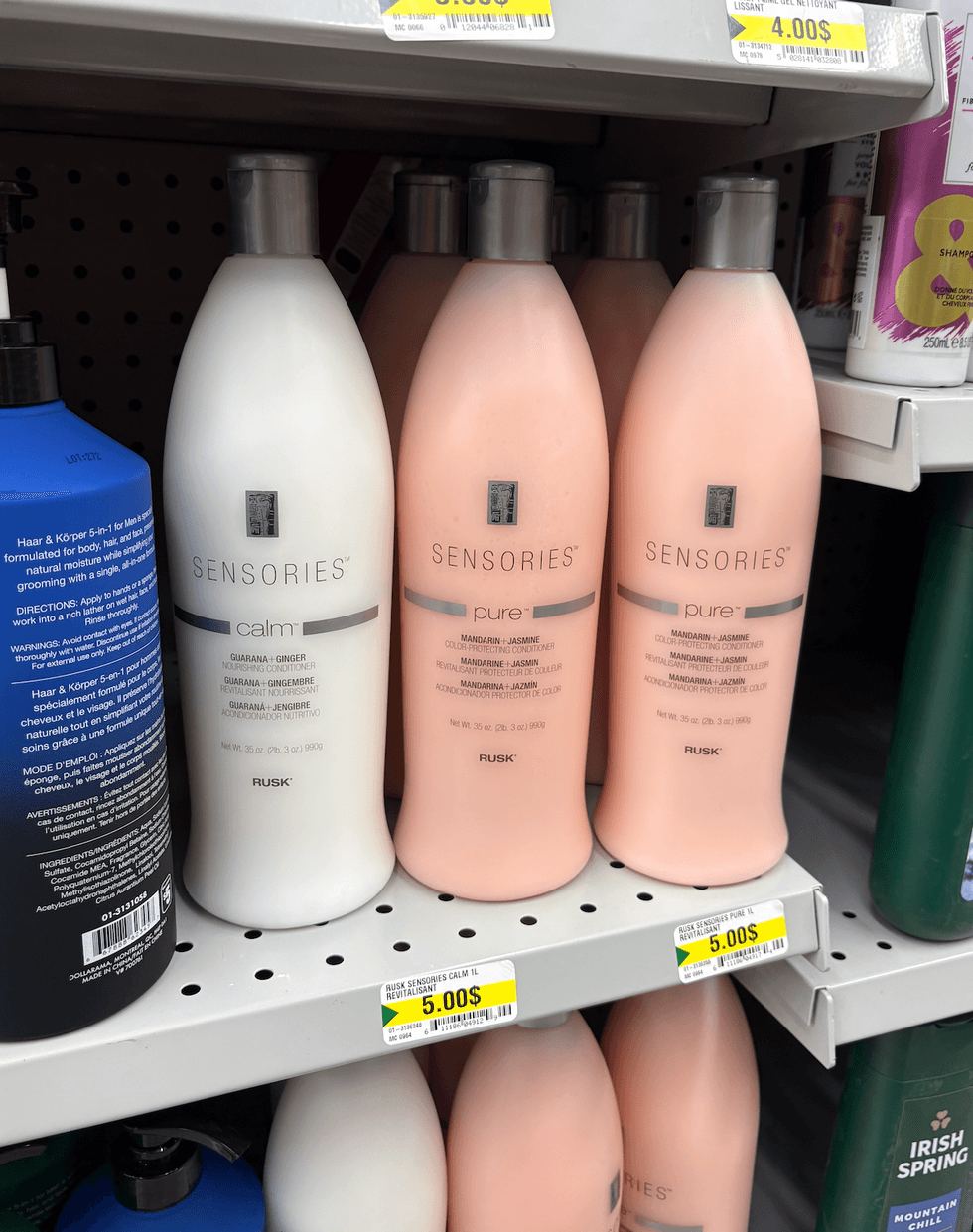 Bouteille de revitalisant Rusk sur les tablettes du Dollarama.