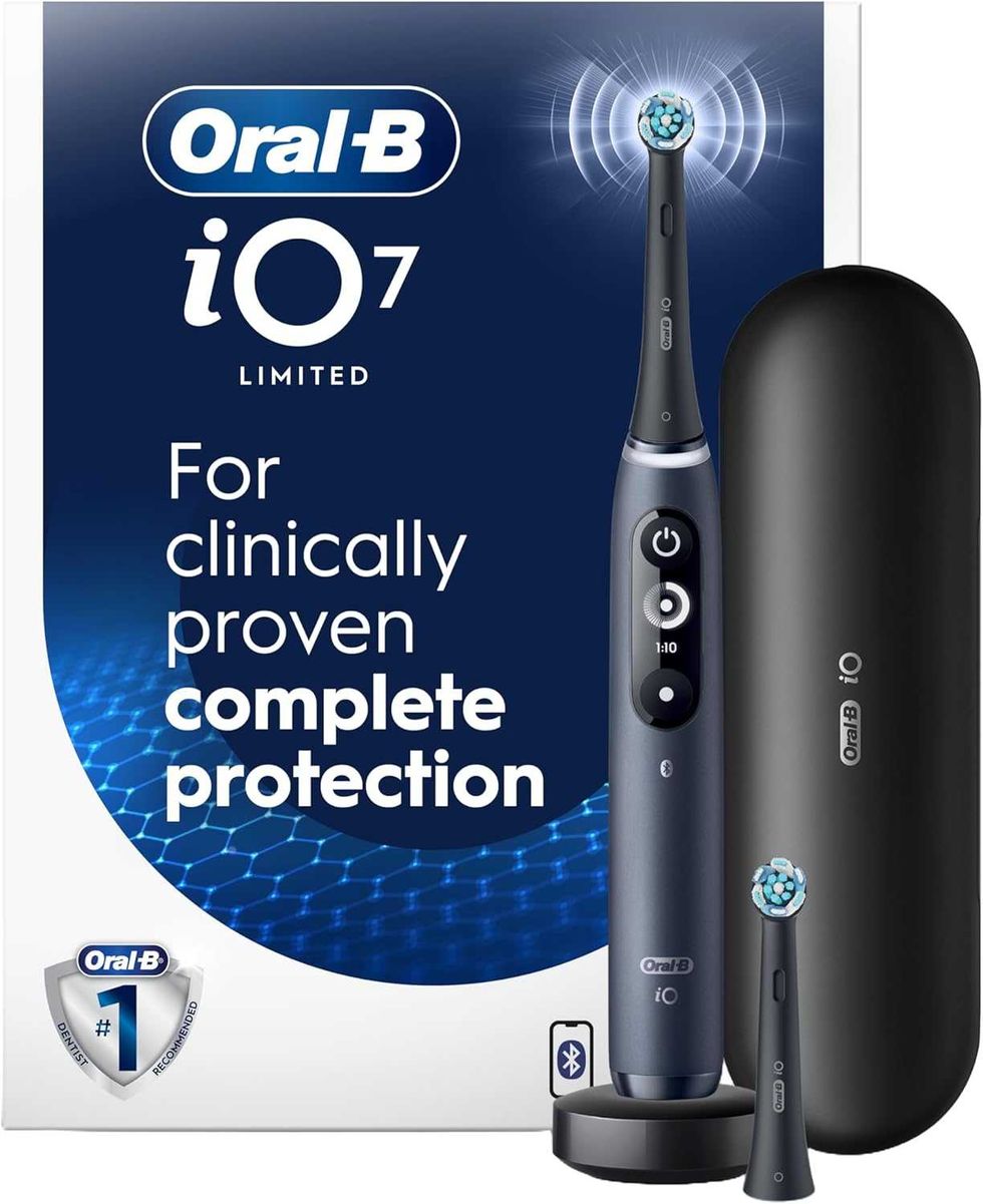 Brosse \u00e0 dents \u00e9lectrique Oral-B iO7 avec \u00e9tui de recharge et t\u00eate de brosse sur le site d'Amazon Prime.