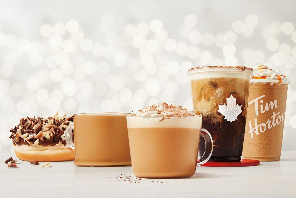 Caf\u00e9s et beigne de Tim Hortons au Baileys sans alcool.