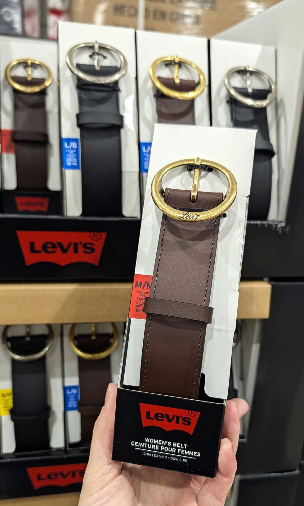 Ces ceintures en cuir de la marque Levi's.