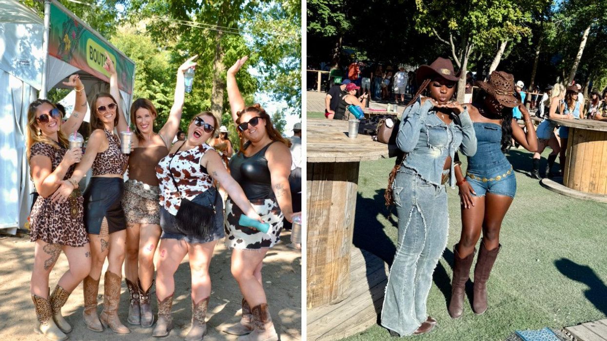 Ces cinq festivalières ont osé un look agencé « animal print ». Droite : Des festivalières optent pour un look « all denim » à LASSO 2025.