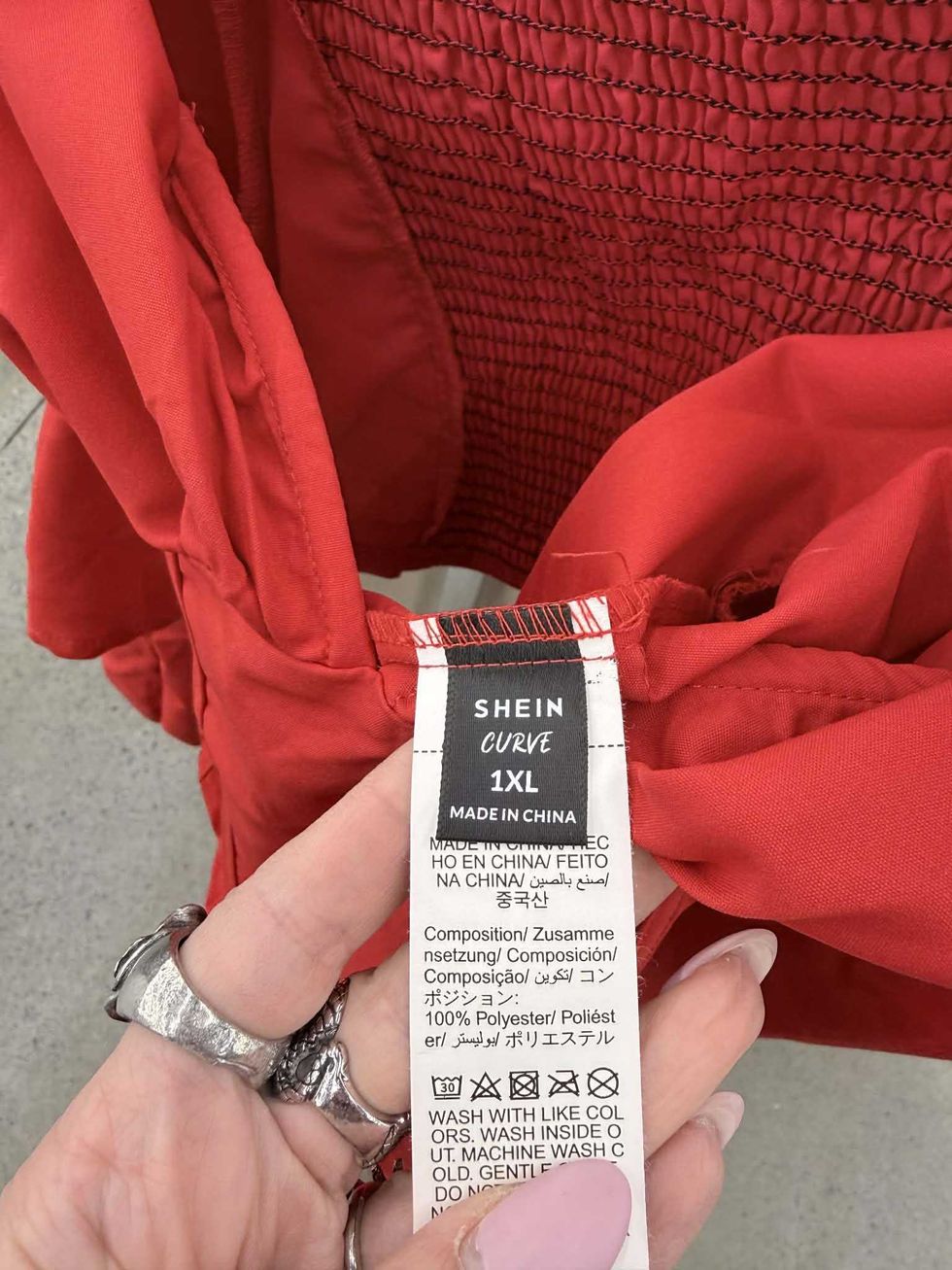 Chandail de la marque Shein en vente chez Renaissance.