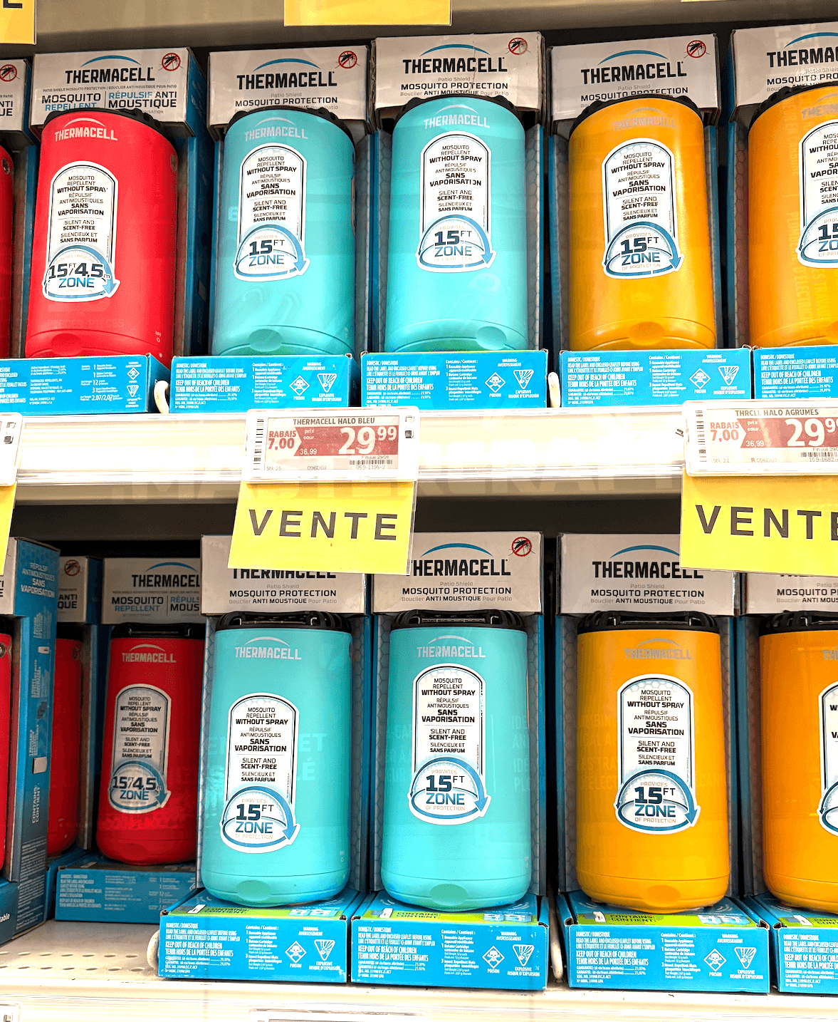 Chasse-moustiques Thermacell sur les tablettes du Canadian Tire.