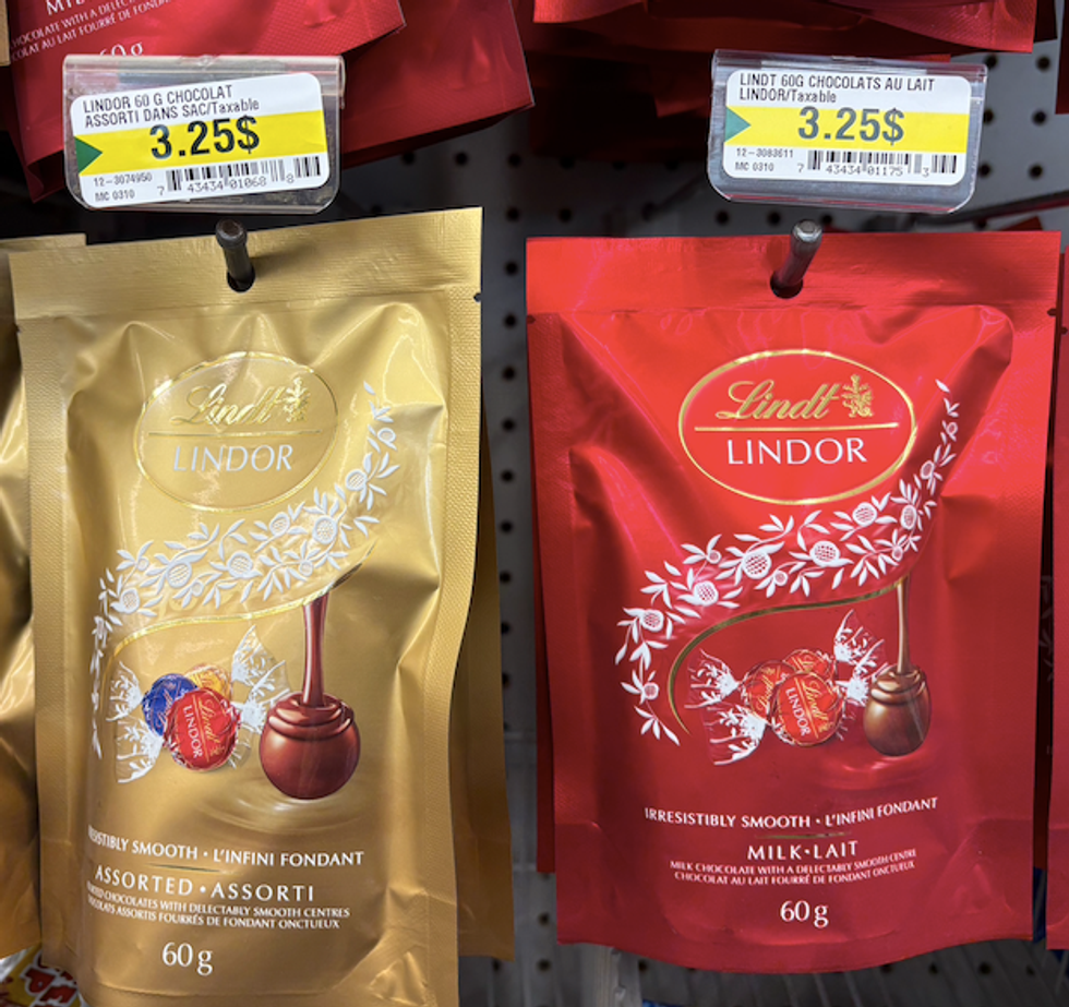 Chocolats Lindt de Lindor vari\u00e9s.