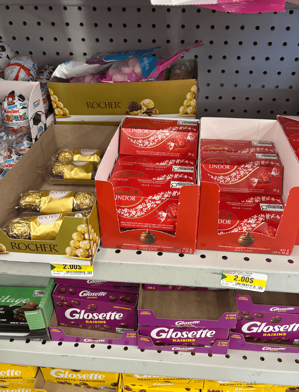 Chocolats sur les tablettes du Dollarama.