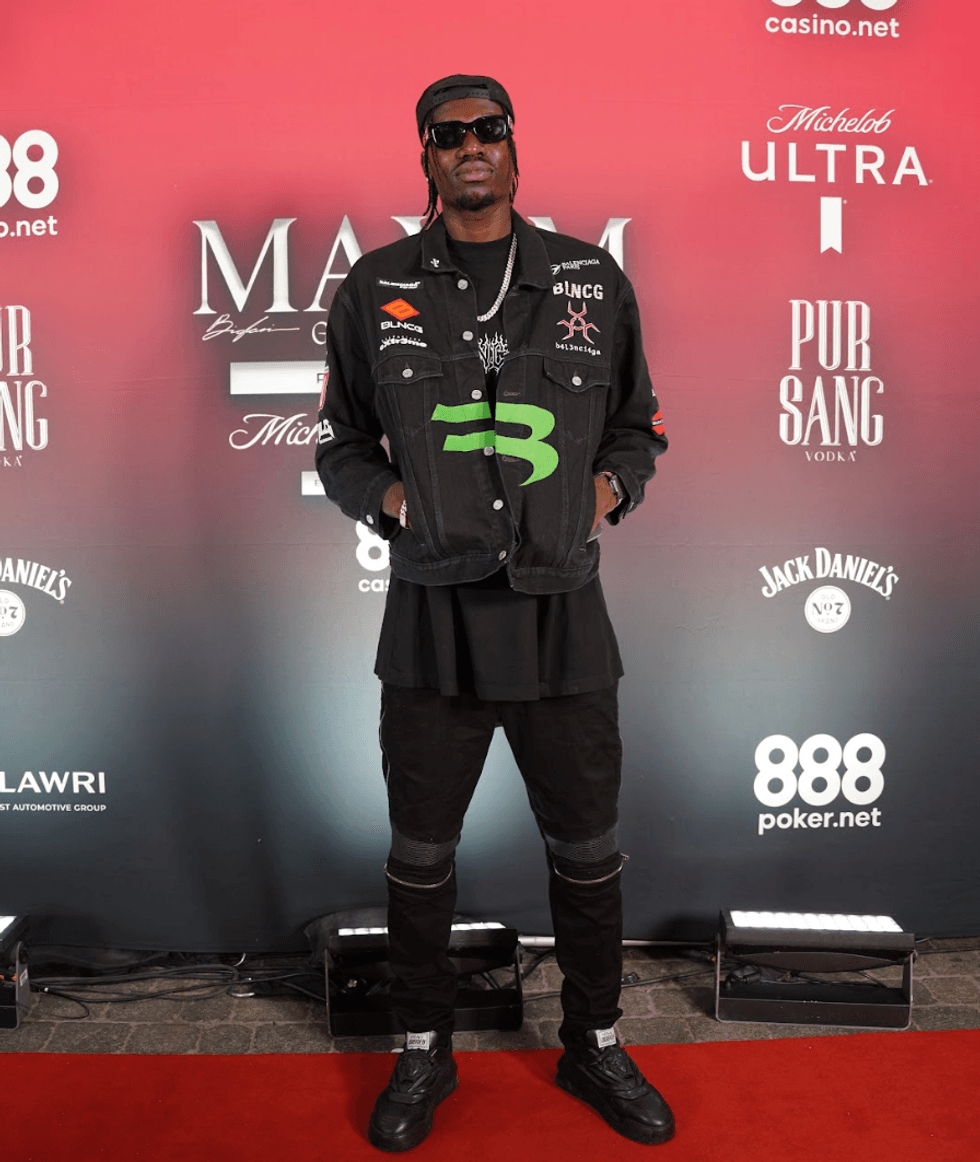 Chris Boucher des Raptors de Toronto sur le tapis rouge du Maxim Grand Prix Party.