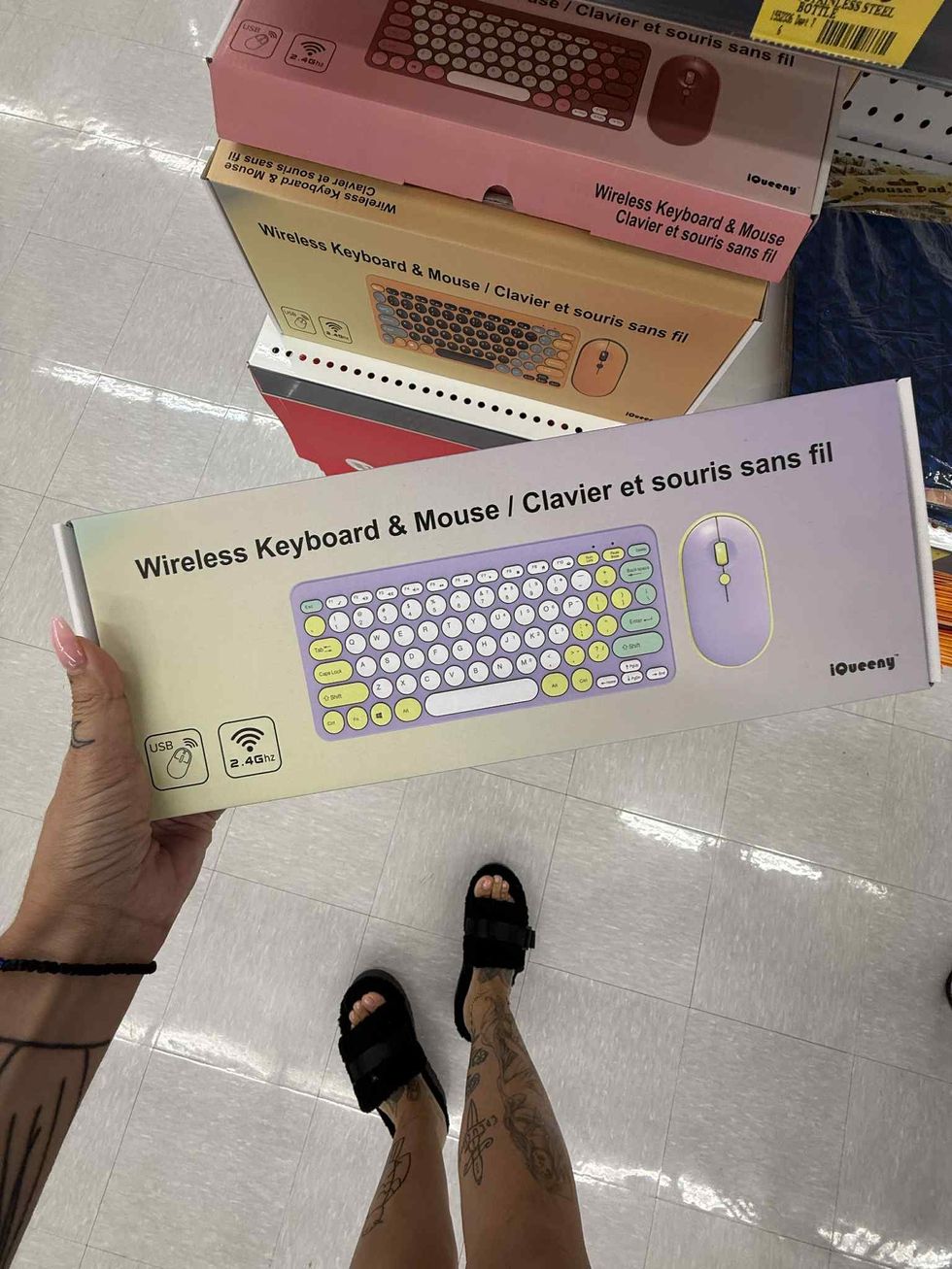 Clavier et souris sans fil color\u00e9s en vente chez Tigre G\u00e9ant.