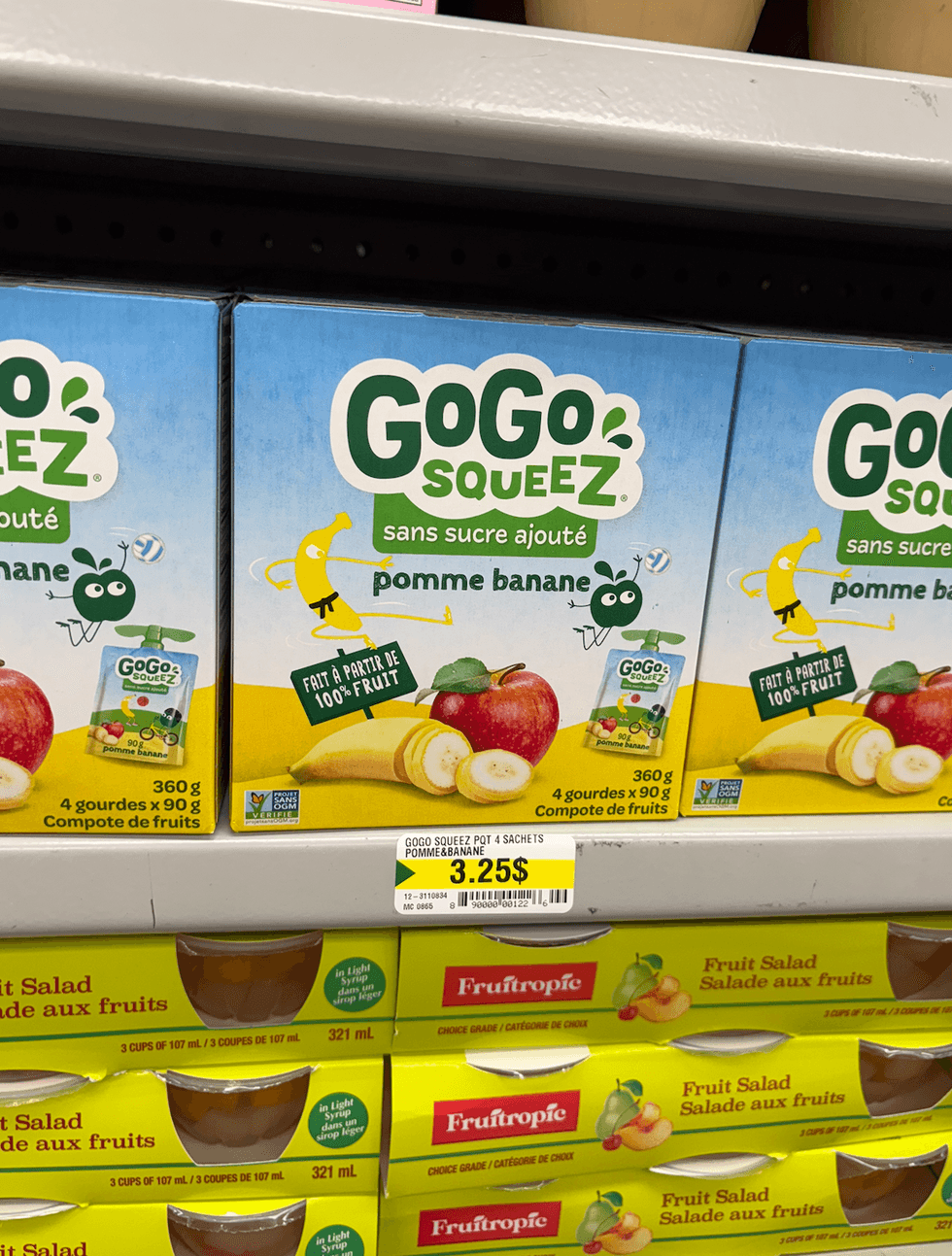 Compotes de fruits GoGo SqueeZ sur les tablettes du Dollarama.