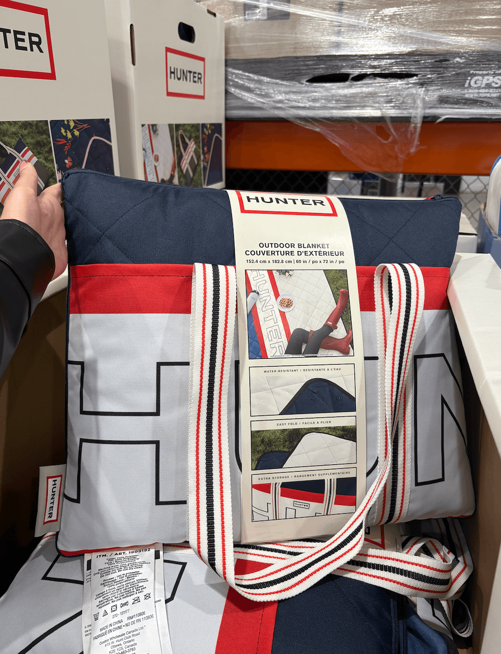 Couverture ext\u00e9rieure Hunter r\u00e9sistante \u00e0 l\u2019eau avec poign\u00e9e de transport, au Costco.