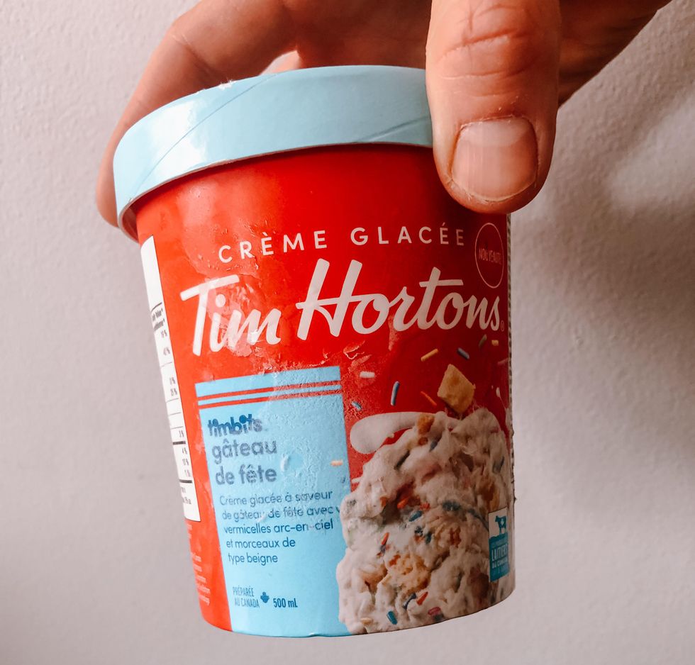 Cr\u00e8me glac\u00e9e Timbits g\u00e2teau de f\u00eate.