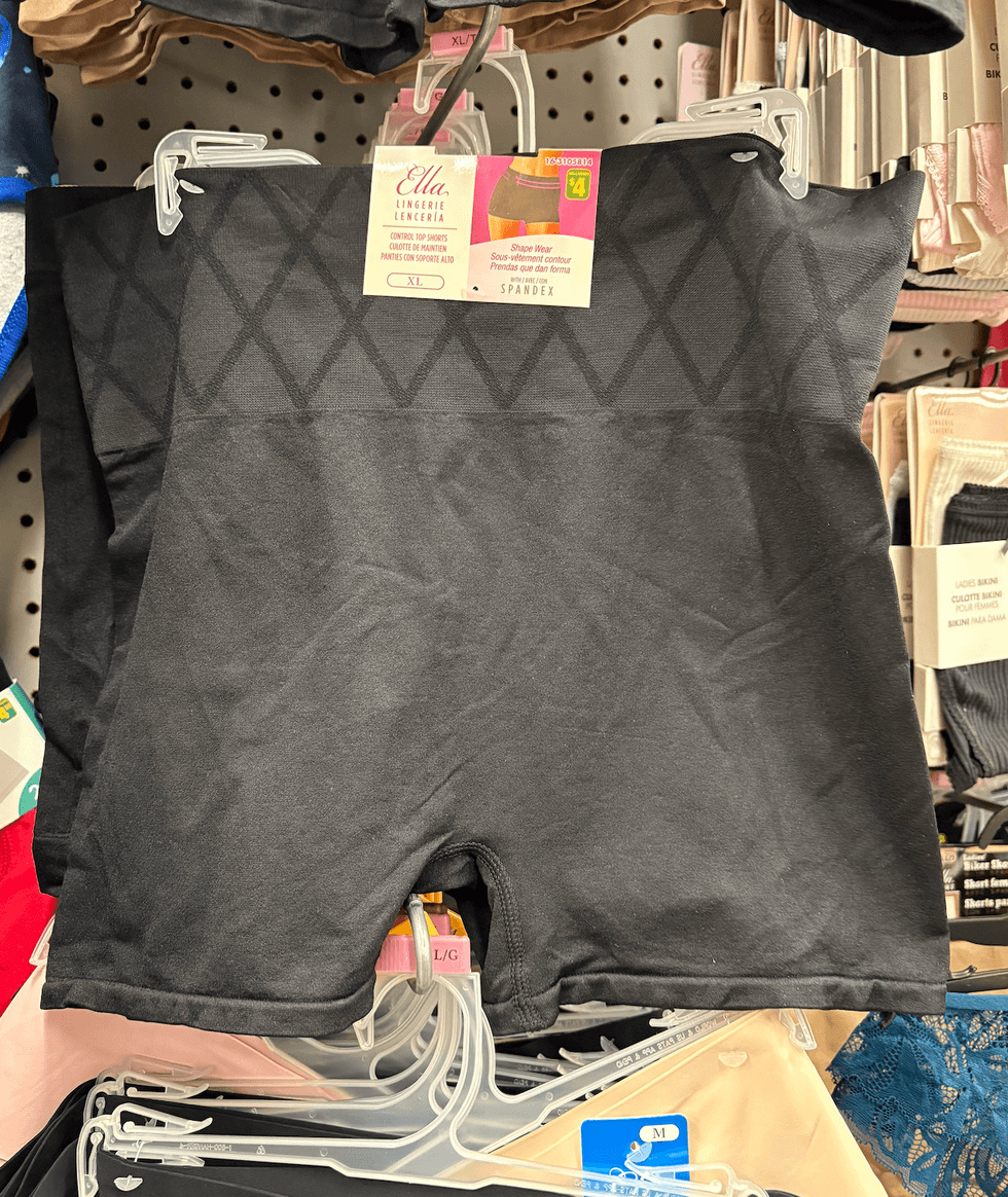 Culotte de maintien sur les \u00e9tag\u00e8res du Dollarama.