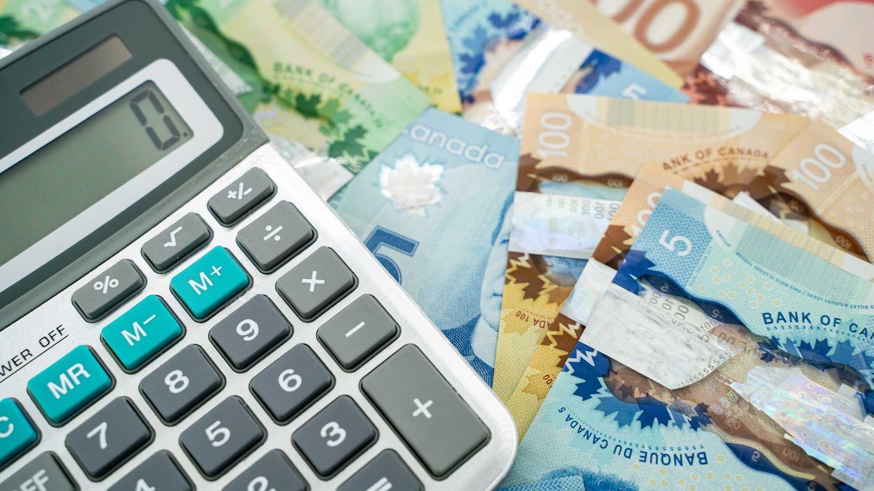 De l'argent canadien.