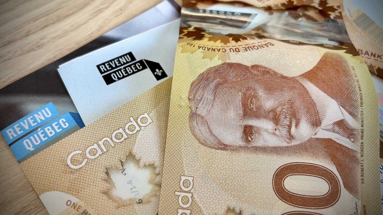 De l'argent canadien.