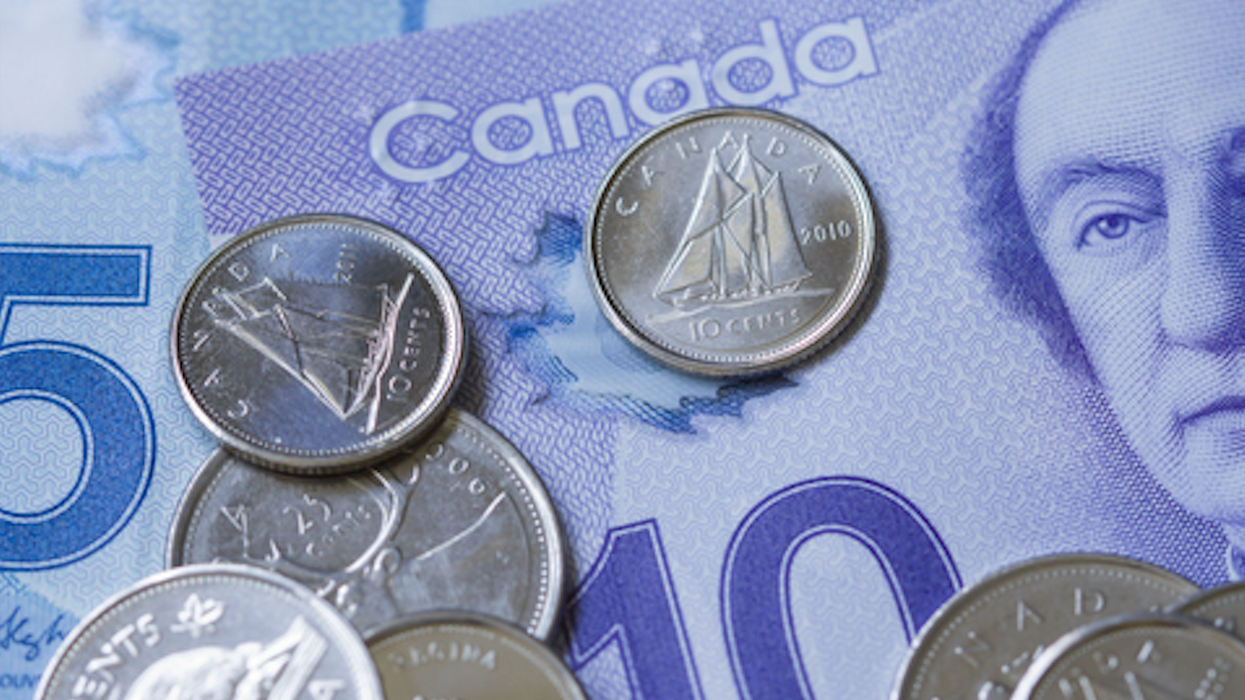 De l'argent canadien.