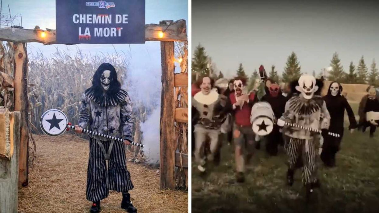 Des acteurs dans le labyrinthe hanté de nuit. Un clown dans le labyrinthe hanté de nuit.