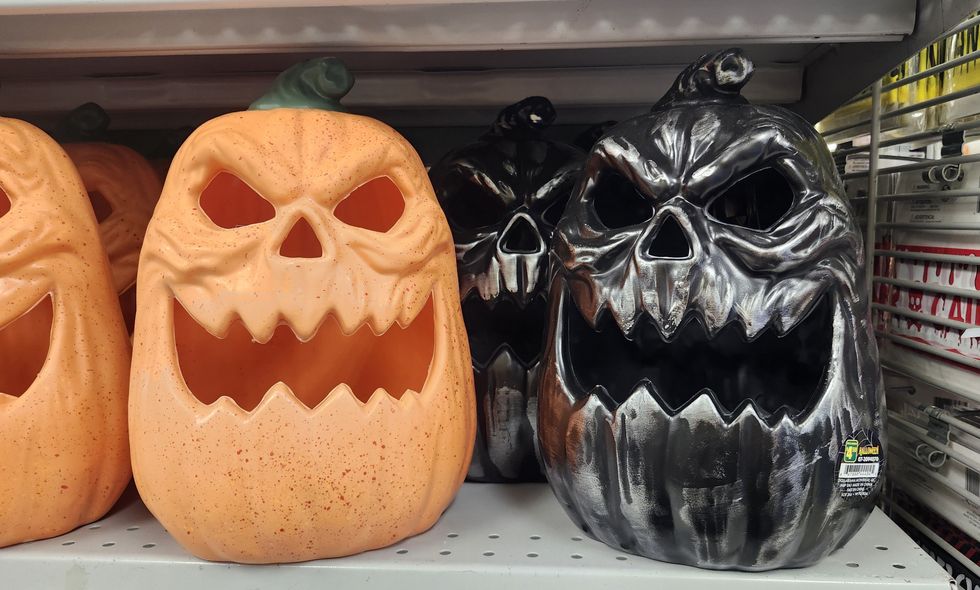 Des citrouilles au look terrifiant.