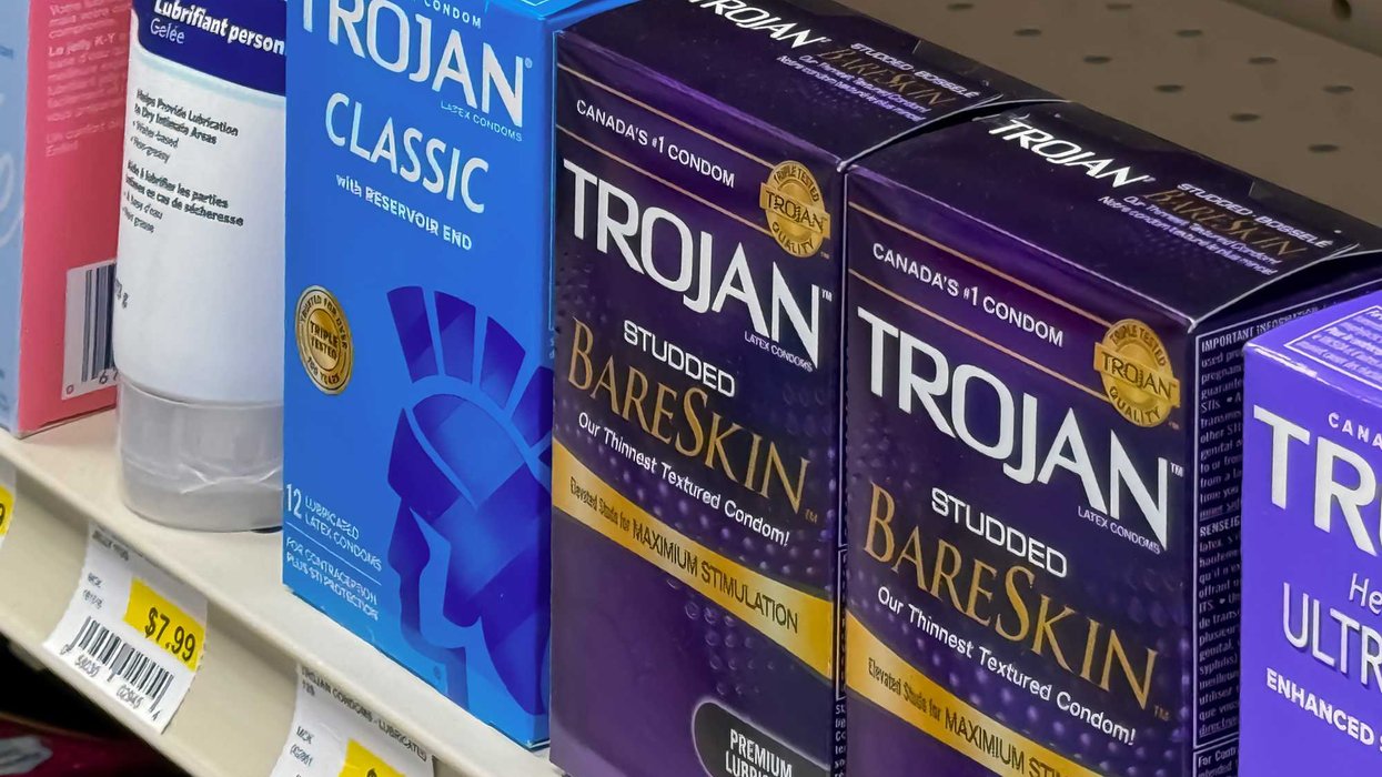 Des condoms.