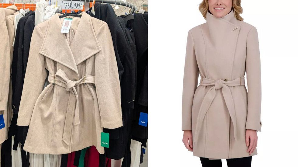 Des manteaux beiges et noirs dans le rayon des v\u00eatements chez Costco. Droite : une mannequin porte un manteau beige.