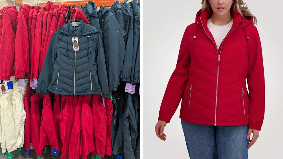 Des manteaux blancs, bleu marine et rouges dans le rayon des v\u00eatements chez Costco. Droite : une mannequin porte un manteau rouge.