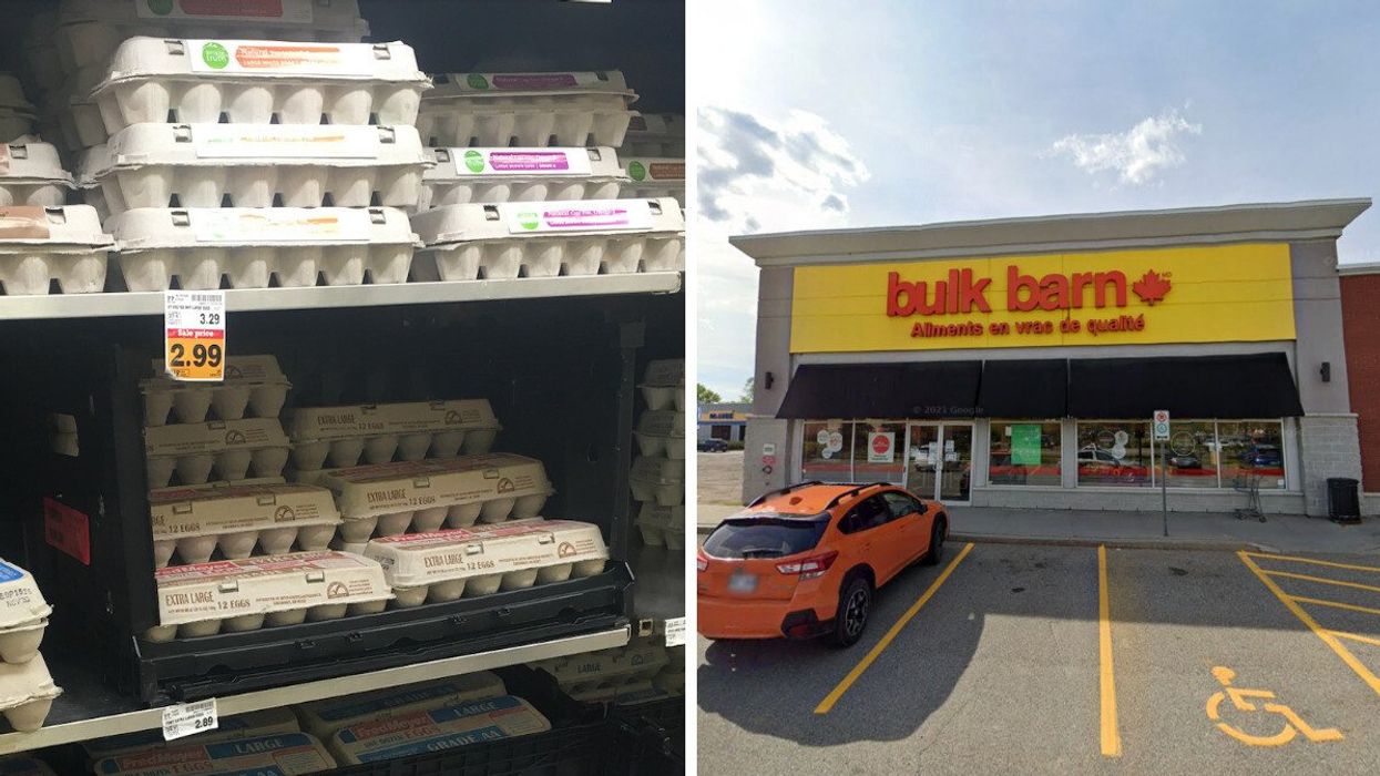 Des oeufs sur les étagères d'une épicerie. Droite : La devanture du Bulk Barn visé par un rappel.