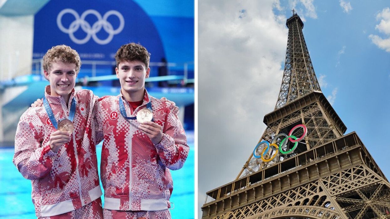 Deux athlètes avec des habits rouge et blanc ainsi qu'une médaille au cou dans un décor bleu. Droite: La tour Eiffel avec les anneaux olympiques.
