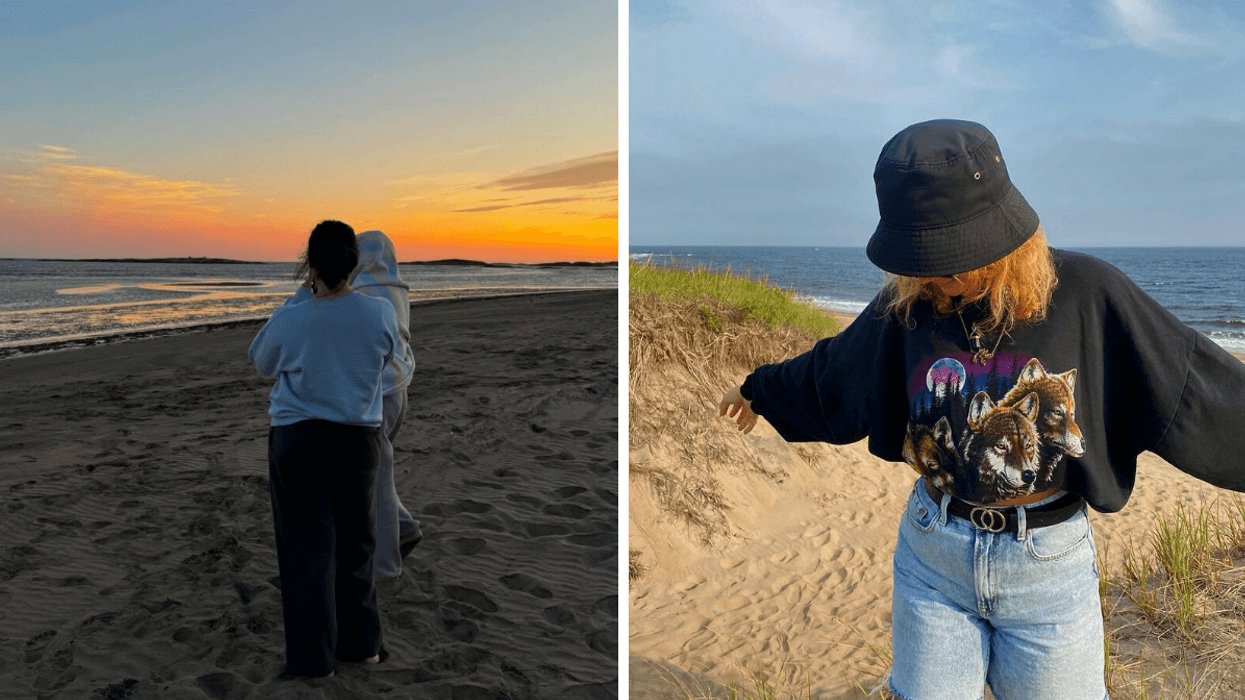 Deux personne sur une plage au coucher du soleil. Droite : Une personne sur la plage.