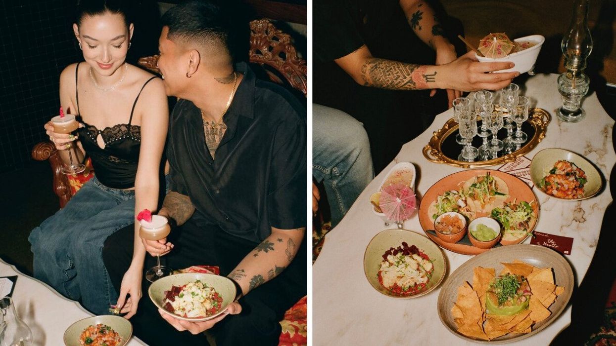 Deux personnes avec des verres et des assiettes garnies de nourriture dans un bar. Droite : Des verres et des assiettes garnies de nourriture sur une table.