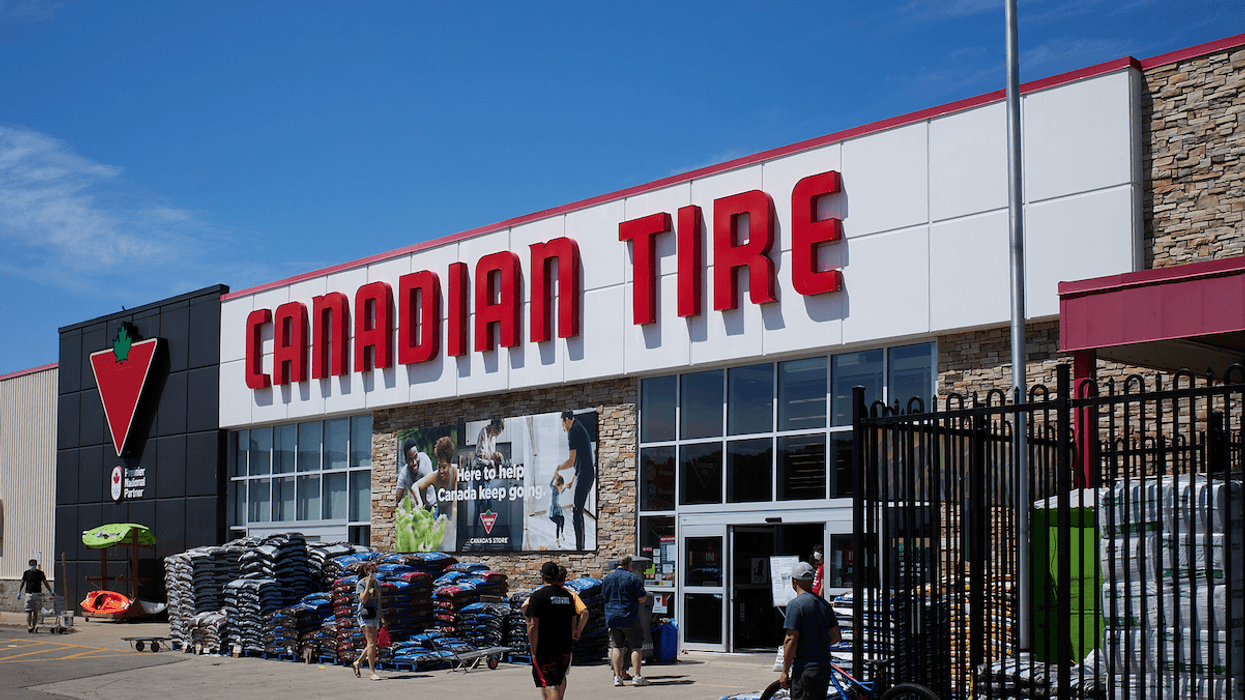 Devanture d'un Canadian Tire.