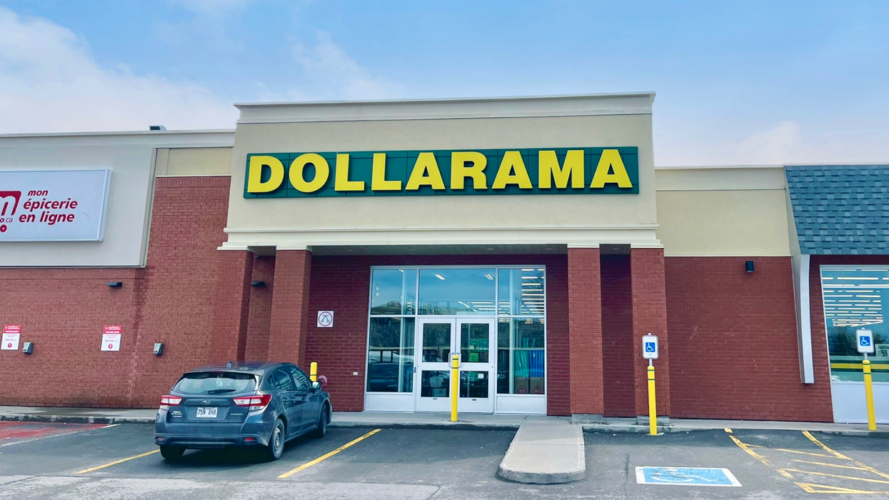 Devanture d'un Dollarama.