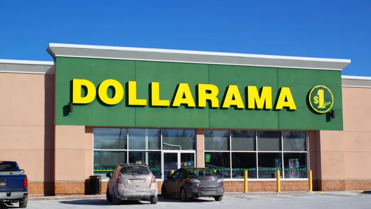 Devanture d'un Dollarama.
