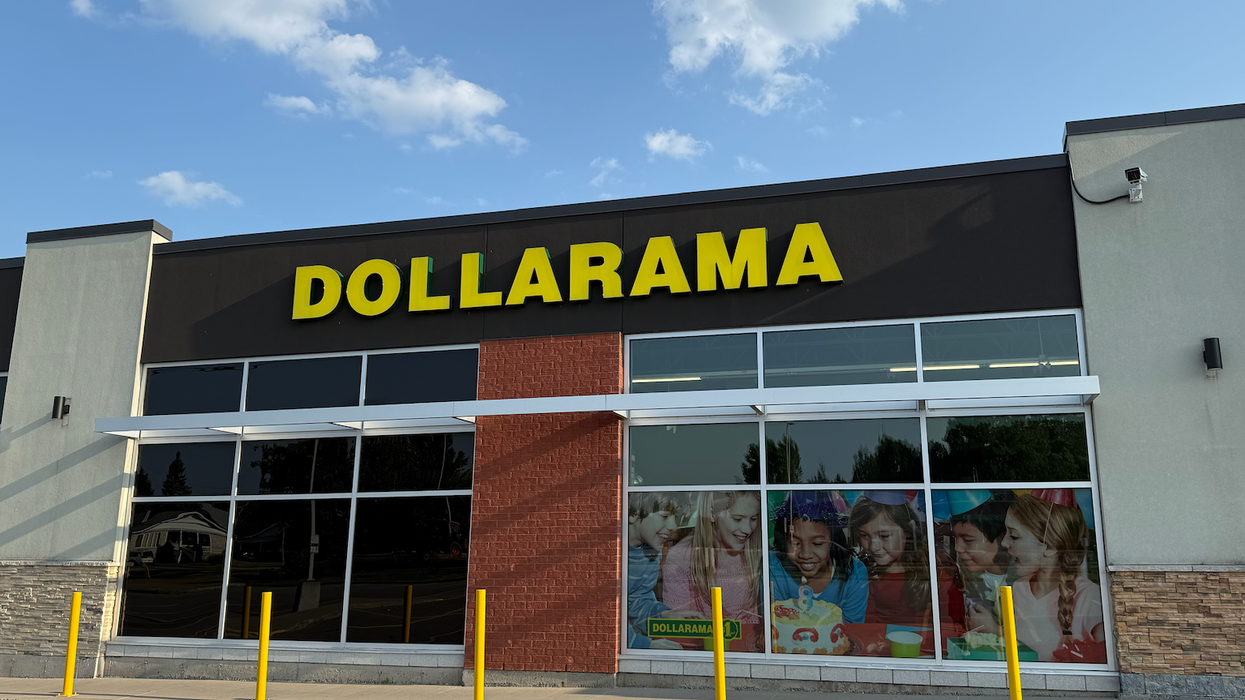 Devanture d'un Dollarama.