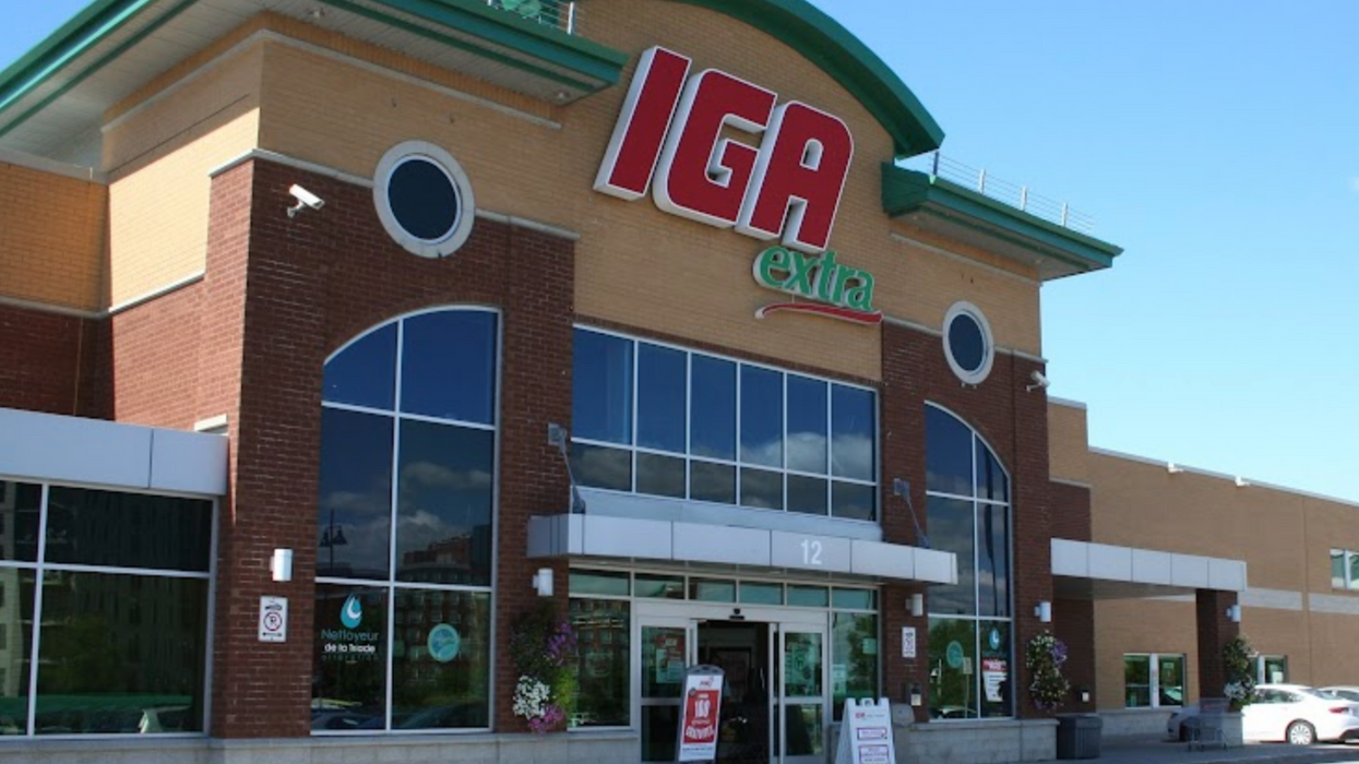 Devanture de l'épicerie IGA Extra à Pointe-Claire.