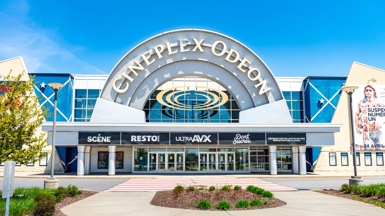 Devanture du cinéma Cineplex à Brossard.