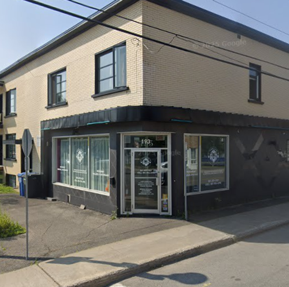 Devanture du Lion Blanc.