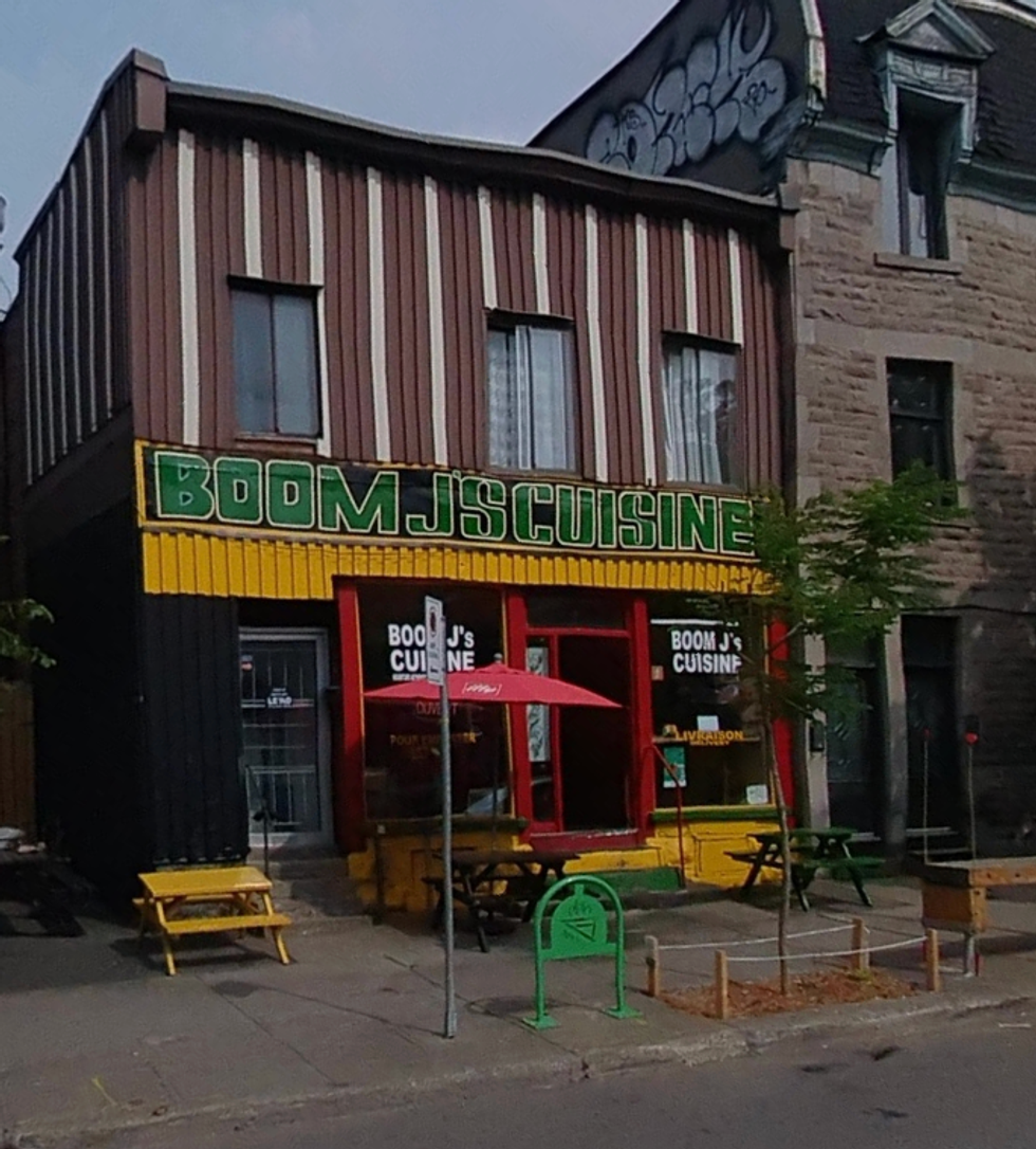 Devanture du restaurant Boom J's Cuisine Jama\u00efcaine Pr\u00eat \u00e0 Emporter \u00e0 Montr\u00e9al.