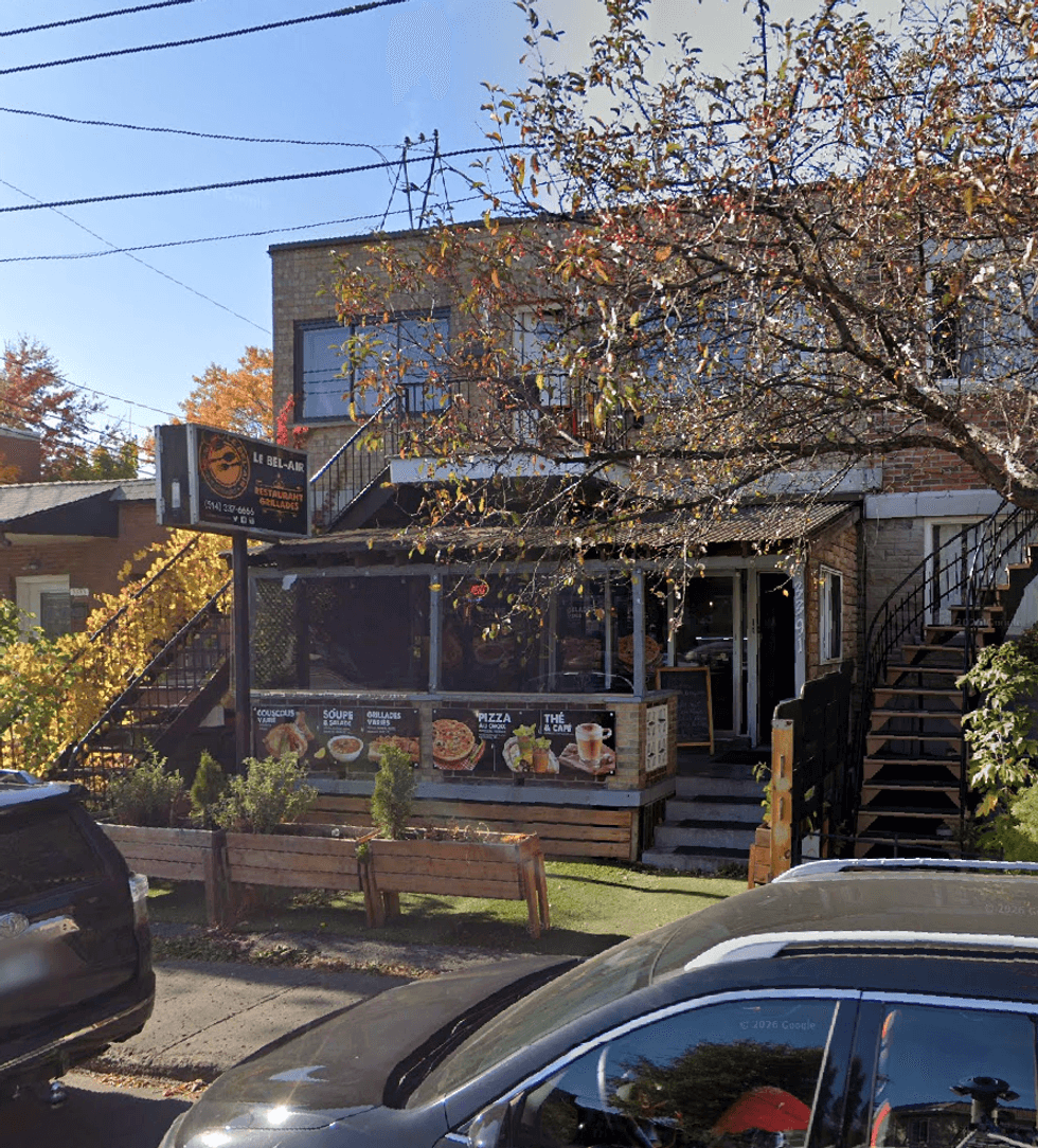 Devanture du restaurant Caf\u00e9 Restaurant Belair Inc. \u00e0 Montr\u00e9al.
