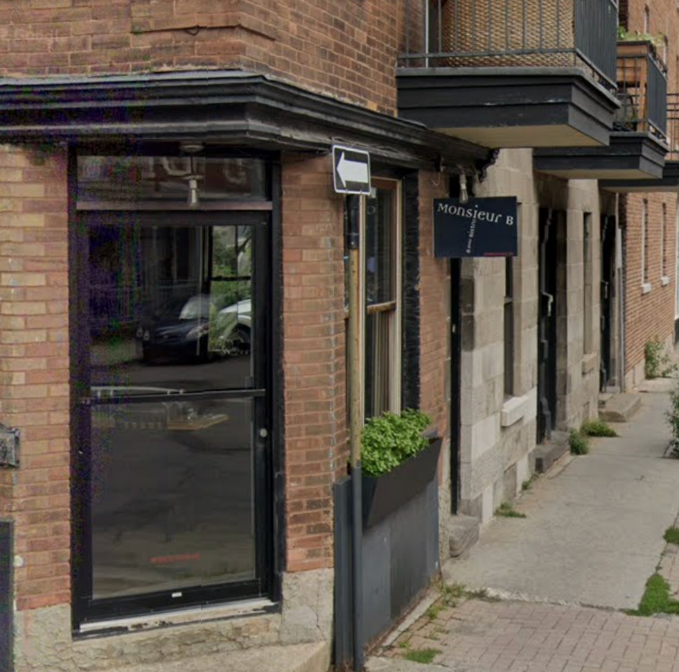 Devanture du restaurant Monsieur B \u00e0 Montr\u00e9al.