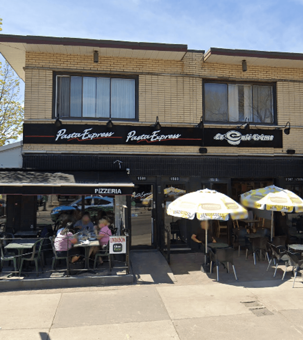 Devanture du restaurant Pasta Express \u00e0 Montr\u00e9al.